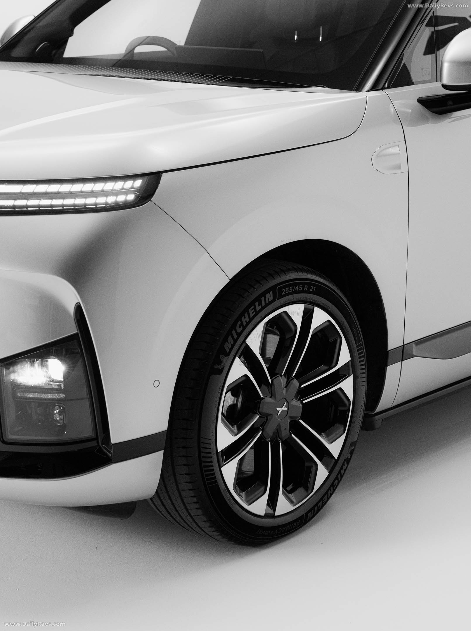 2027 Xpeng Motors G9L Exterior
